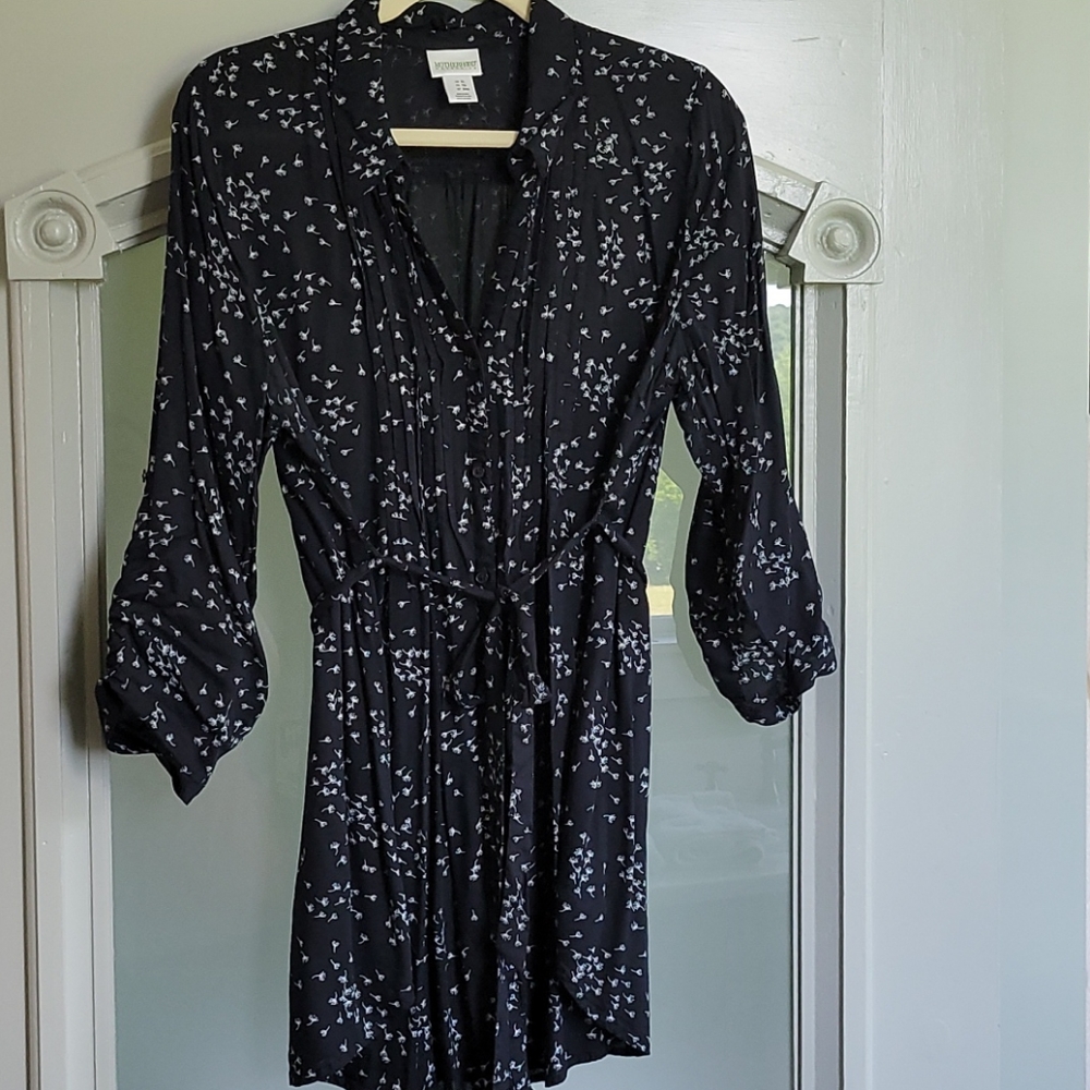 Motherhood Maternity black top